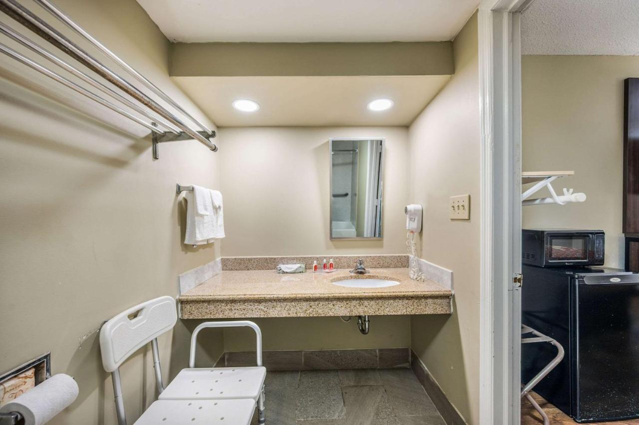 Econo Lodge Inn & Suites University Huntsville Zewnętrze zdjęcie